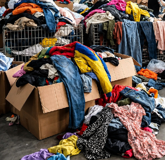 Mix Vintage Clothing Wholesale in UK & Europe